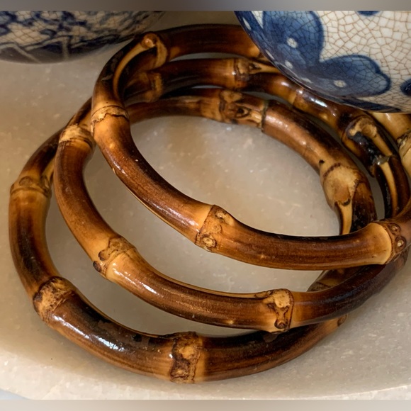 {SOLD} - Picture 3 of 4